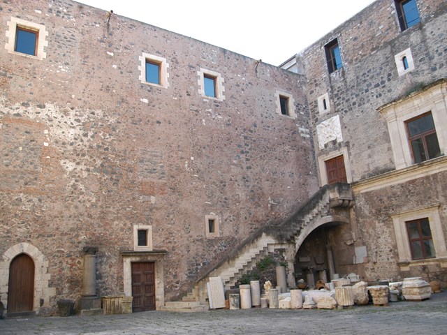 Castello Ursino 24.jpg